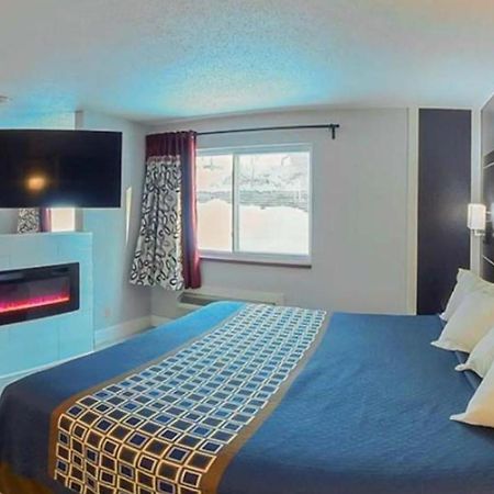 Coratel Inn & Suites By Jasper Hastings Eksteriør billede
