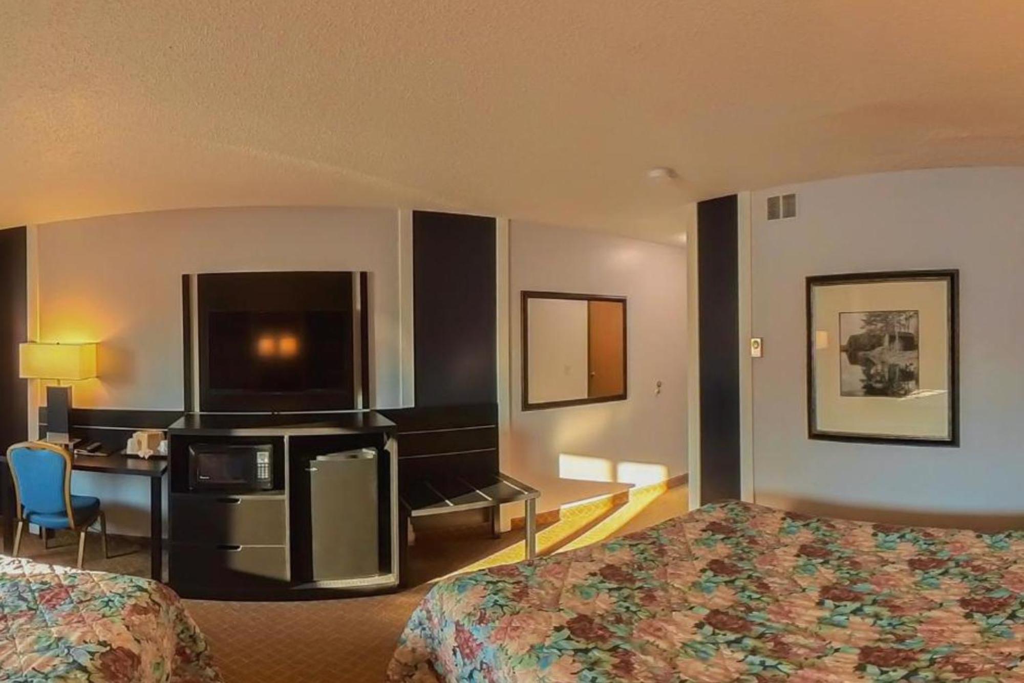 Coratel Inn & Suites By Jasper Hastings Eksteriør billede